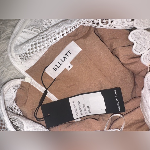 NEW Elliatt NEW Autumn White 3D Floral Lace Long Sleeve Midi Dress Sz M - Picture 4 of 7